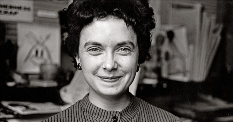 Patricia Caulfield, 91, Dies; Battled Warhol Over Use of Her {Photograph}