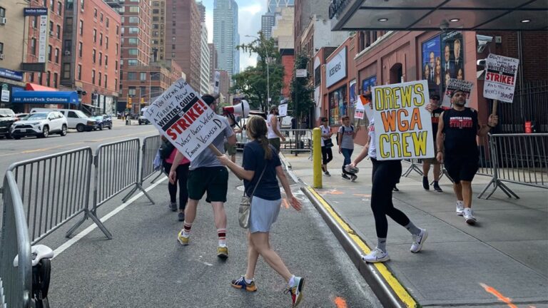 ‘Drew Barrymore Present’ Viewers Members Say They Had been Kicked Out Amid Picket – The Hollywood Reporter