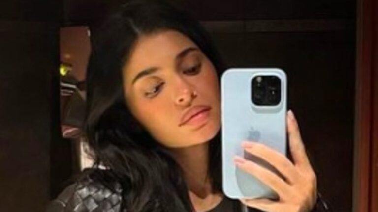 Kylie Jenner posts assist for Israel then deletes Instagram story after fan backlash amid brutal Palestine battle