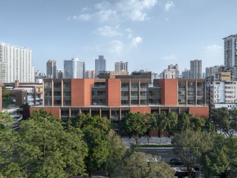 Metropolis Inside the Metropolis Industrial constructing / gmp Architects