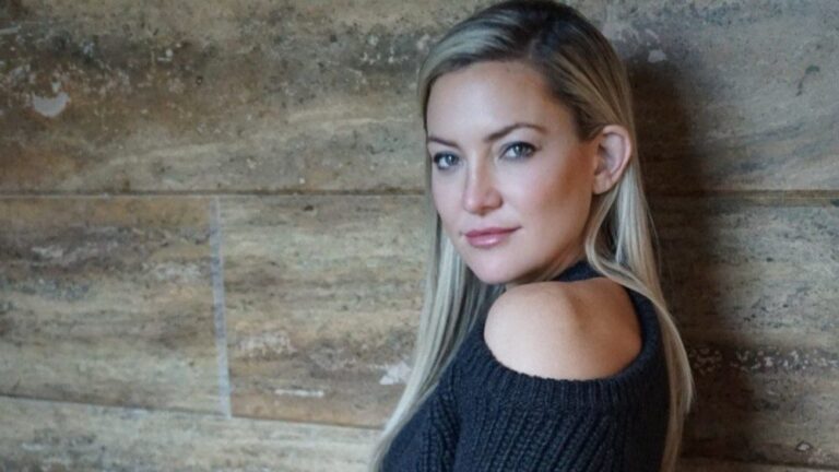 Kate Hudson to Star in Mindy Kaling Basketball Comedy Present at Netflix