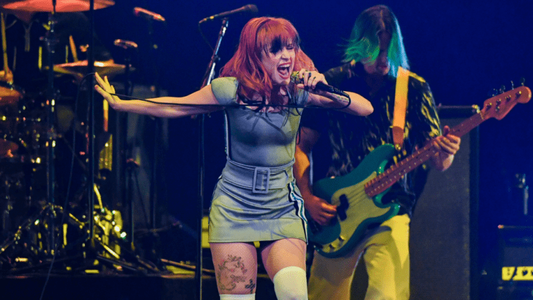 Paramore Not Breaking Up, Simply Exiting Contract, as Socials Disappear