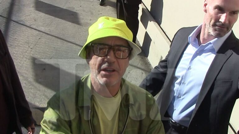 Robert Downey Jr. Jokes About Robert De Niro Combine-Up Throughout Golden Globes