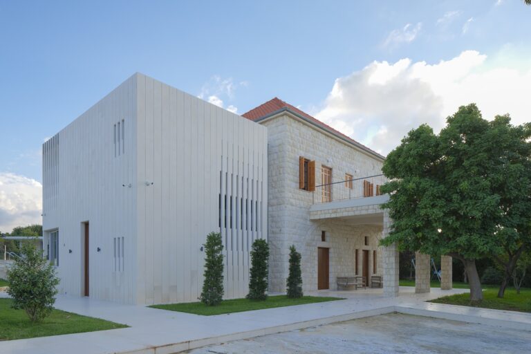 Hamat Home / platau | ArchDaily