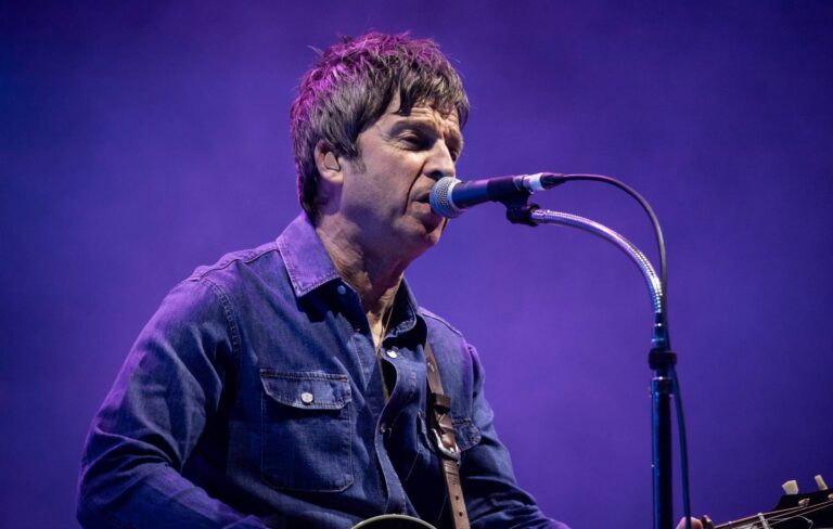 Noel Gallagher recording acoustic album this yr “for the followers”