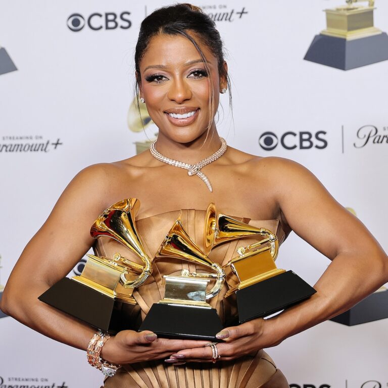 Ariana Grande Shares Tribute to Victoria Monét After 2024 Grammys Win