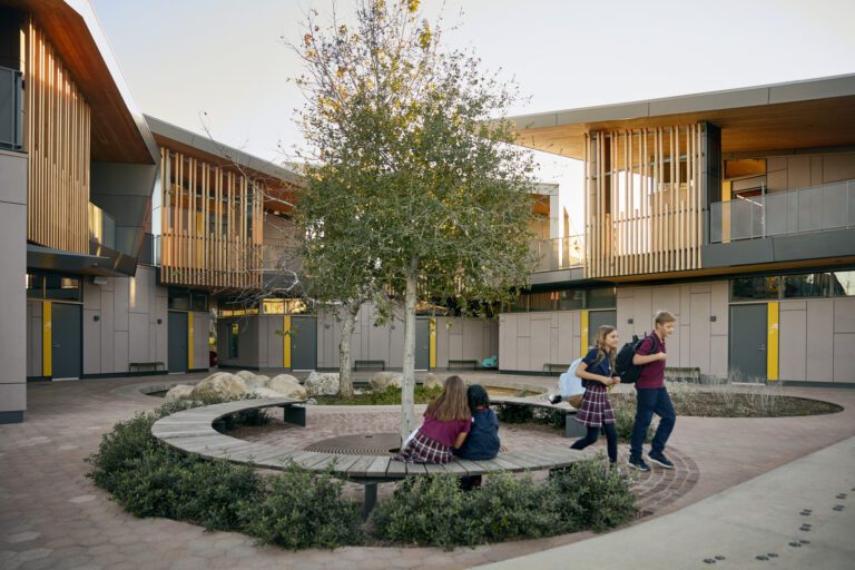 Decrease Faculty Campus of Westmark Faculty / NBBJ