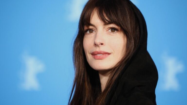 Anne Hathaway Was Instructed She’d Have Zero Intercourse Enchantment in Hollywood