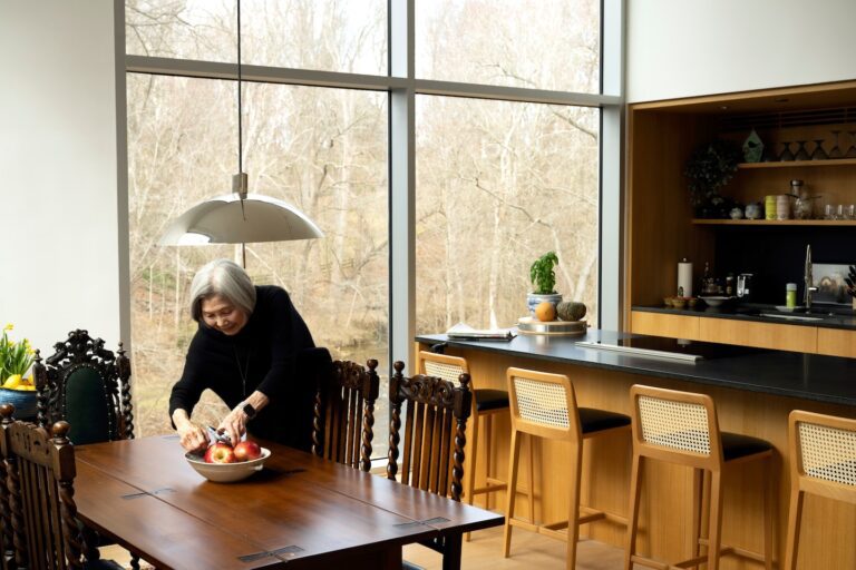 An architect designed a dream house the place her dad and mom can age in place