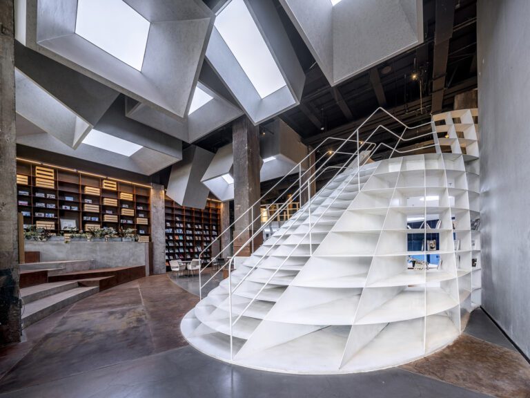 Bookstore within the Blast Furnace / hyperSity architects